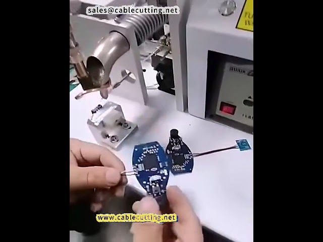 Máquina Automática de Soldagem de Cabo USB Tipo C