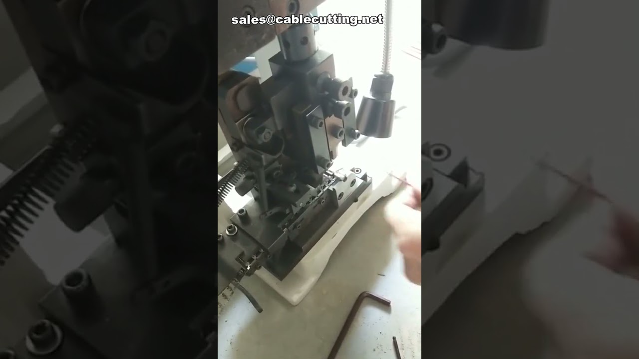 Máquina de Crimpagem de Terminais: Silenciosa e Elétrica para Cabos