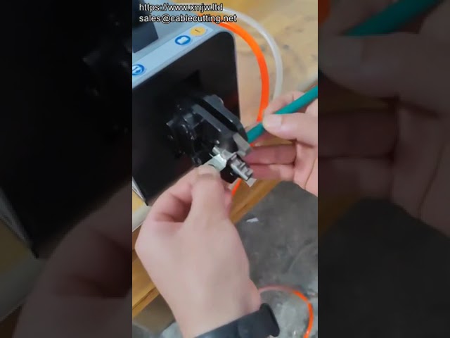Máquina Pneumática de Crimpagem para Terminais Pequenos com Cravejador