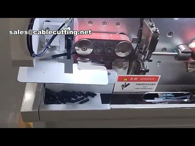 Máquina de Decapagem Automática com 32 Rodas para Cabos Multinúcleo Blindados - Corte e Descascamento Integrado até 25mm