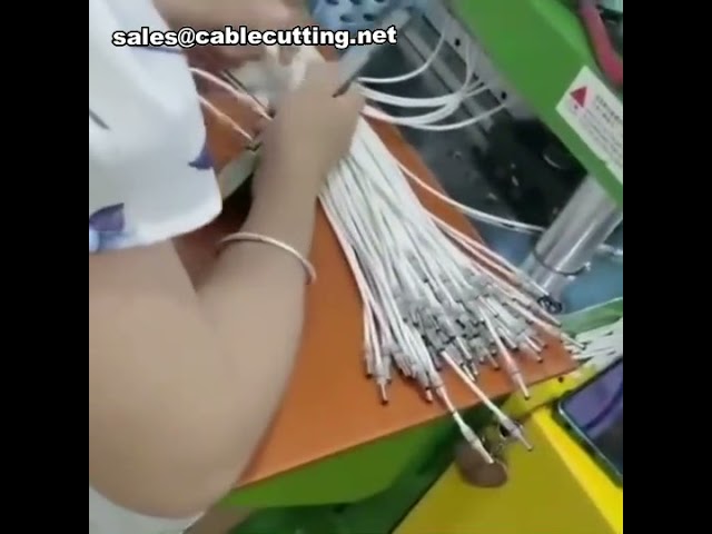 Máquina de Injeção de Cabos de Alta Precisão - MP4 | Injeção Plástica Automatizada para Cabos de Dados