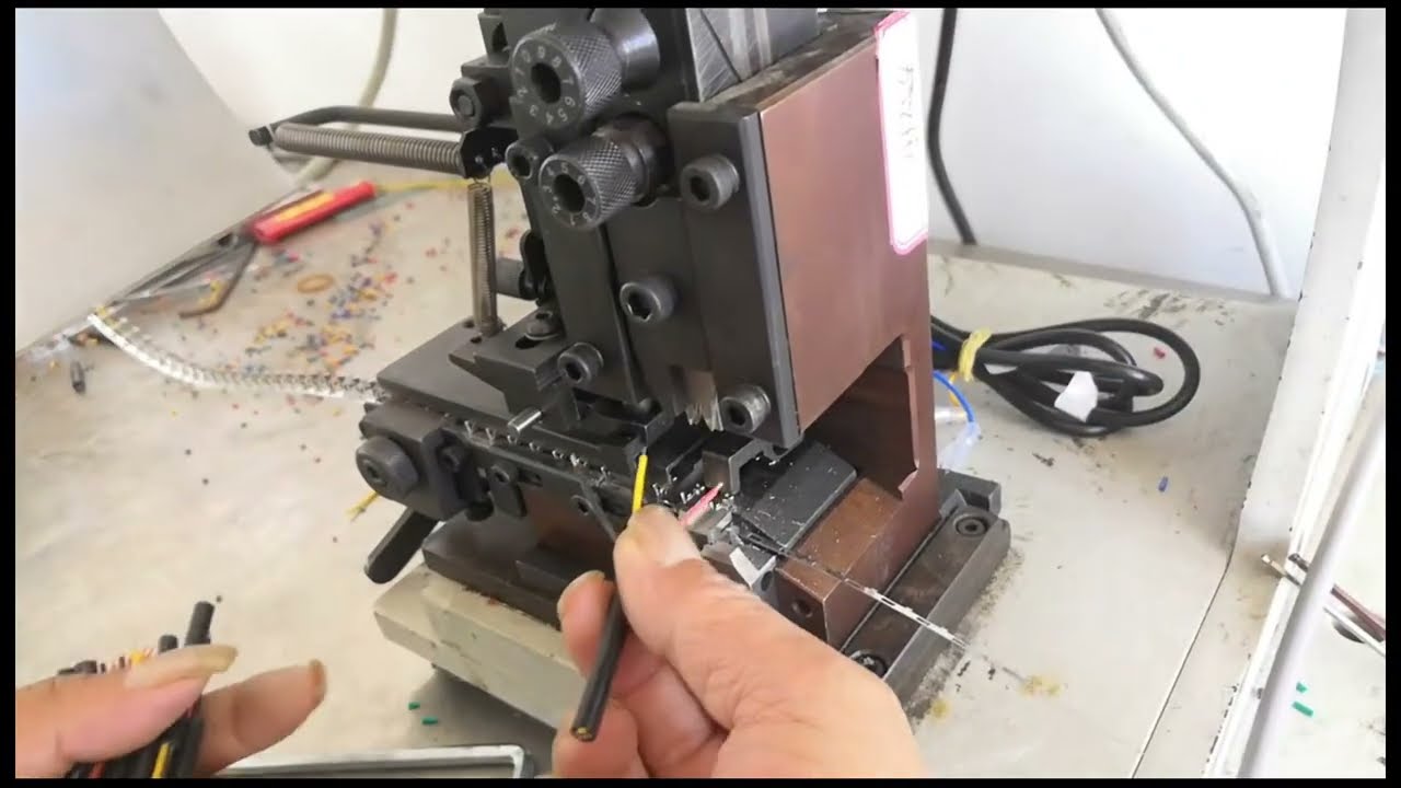 Máquina de Crimpagem Automática de Terminais Elétrica de 15 Toneladas com Alimentação Horizontal e Operação Super Silenciosa
