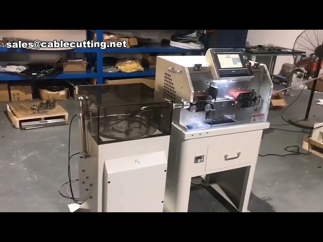 Máquina de Descascar Cabos Multinúcleo com Rebobinamento Automático - Alta Eficiência