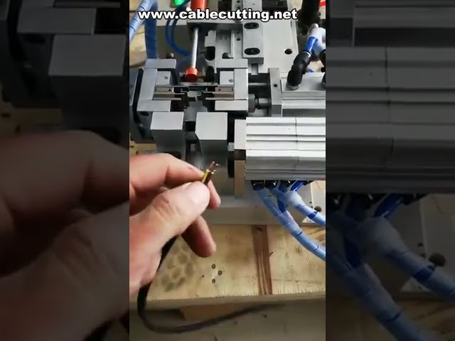 Máquina Pneumática Automática Multifuncional de Corte e Decapagem de Fios