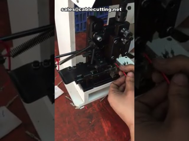 Máquina Automática de Crimpagem de Terminais Elétricos para Fios - Alta Precisão e Eficiência