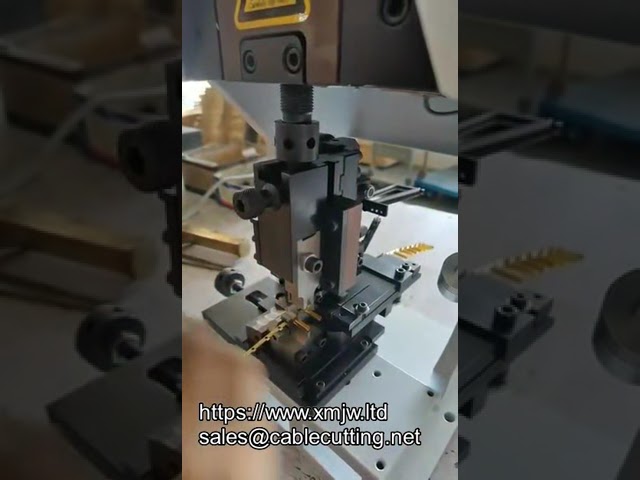 Máquina Semiautomática WPM 2000 para Crimpagem de Conectores de Fio e Terminais de Cobre