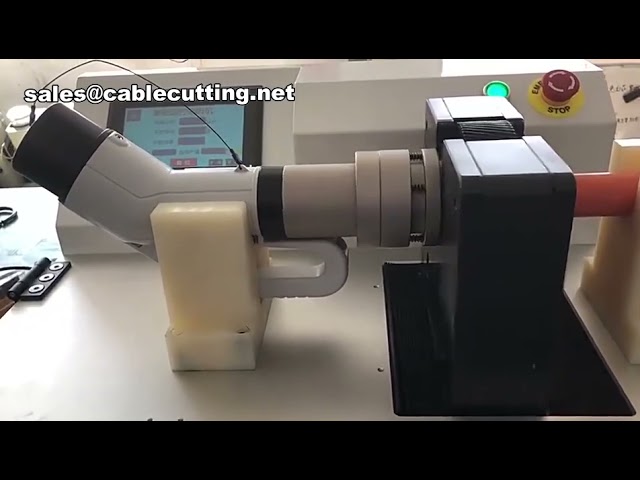 Máquina Automática de Aperto de Porcas para Energia Renovável | Montagem de Conectores