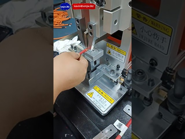 Máquina de Solda Ultrassônica para Chicotes Elétricos 5000W – Soldador a Ponto de Fio de Cobre com Tela Touch