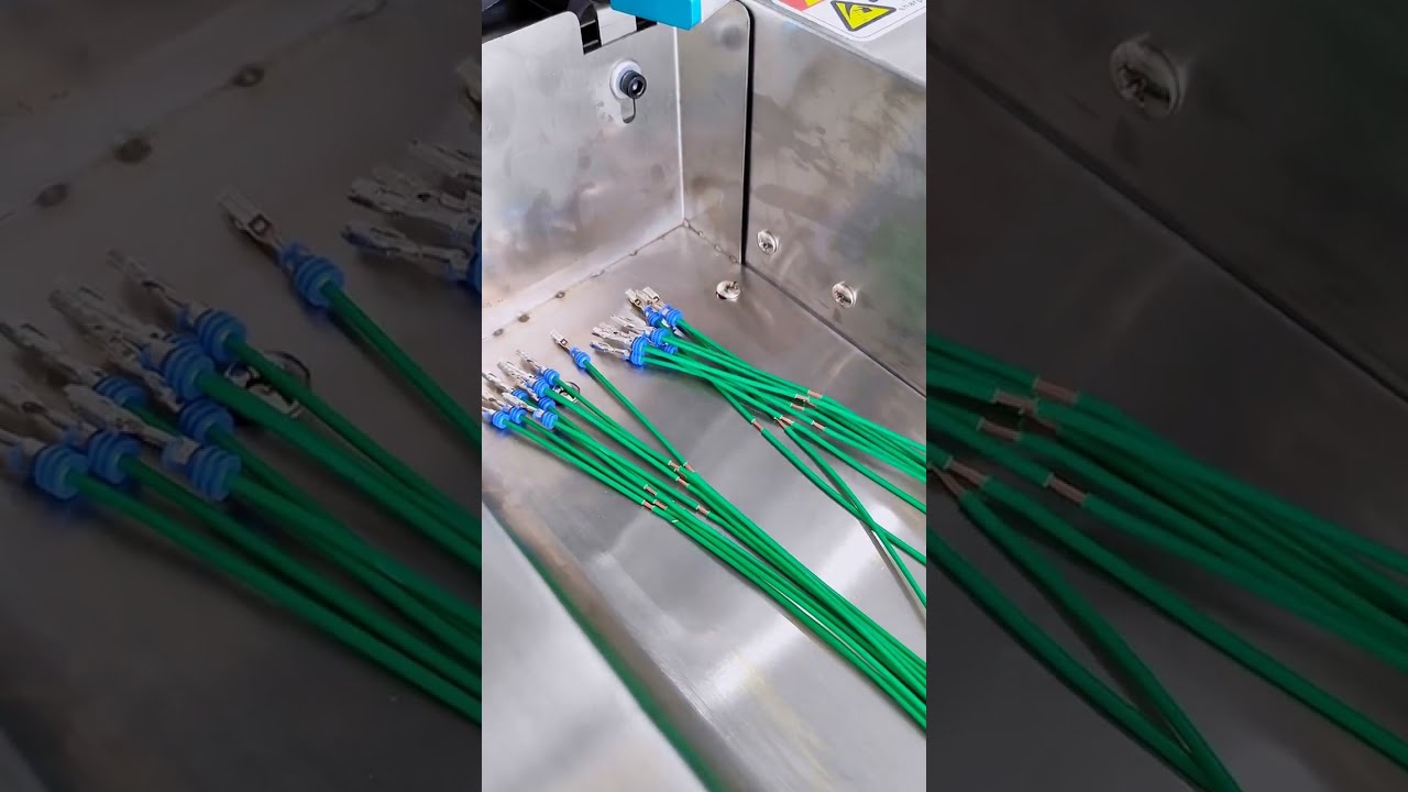 Processamento de Chicotes Elétricos com Corte Intermediário e Inserção de Plugue de Chuva para Cablagem Paralela de VE #máquina