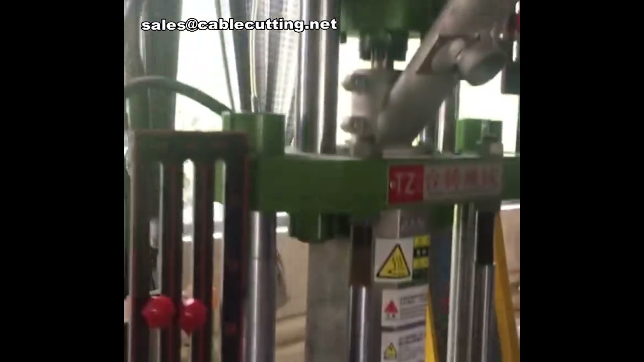 Máquina de Moldagem por Injeção de Plástico para Cabos de Dados - Equipamento Industrial de Alta Precisão