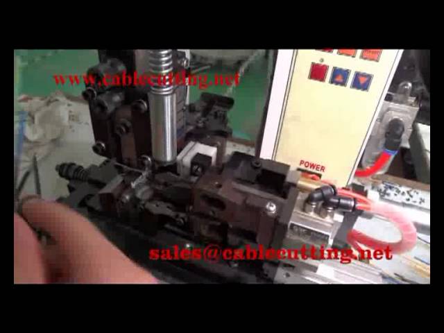 Máquina Semi-Automática de Decapagem e Crimpagem com Alimentação Lateral WPM-2008-A2