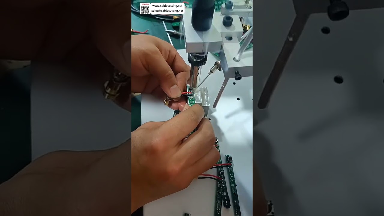 Máquina de Solda de Fio Semiautomática  Soldagem Angular de Ponto Único para Terminais de Difícil Acesso