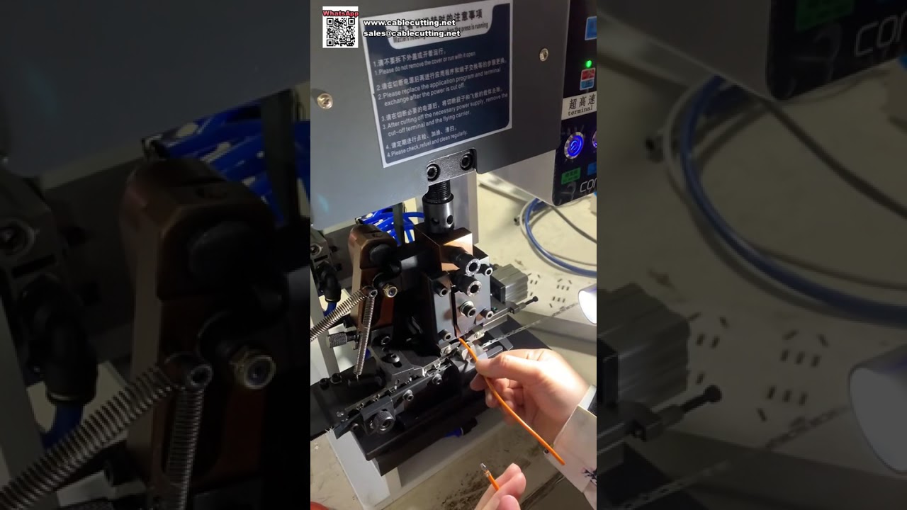 Máquina compacta de decapagem de fio único e crimpagem de terminais com processamento de alta precisão