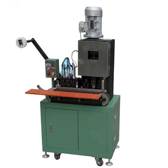 Máquina Automática de Terminais de Conexão WPM-203-D